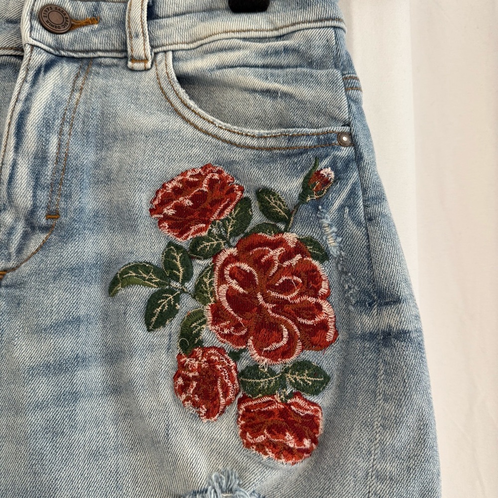 ZARA Z1975 Embroidered Rose Distressed Denim Mini Skirt Size Small - Picture 6 of 9